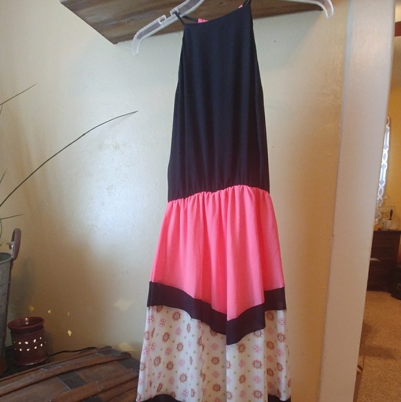royal t Dresses & Skirts - Bright Pink amd Black Dress royal t Dresses & Skirts - Bright Pink amd Black Dress